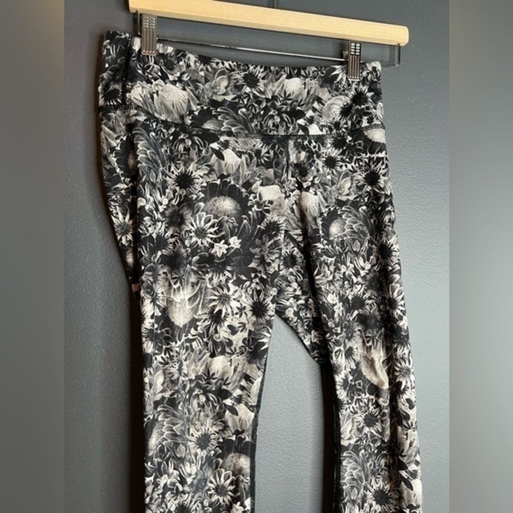Lululemon | wunder under cropped leggings - Picture 3 of 6